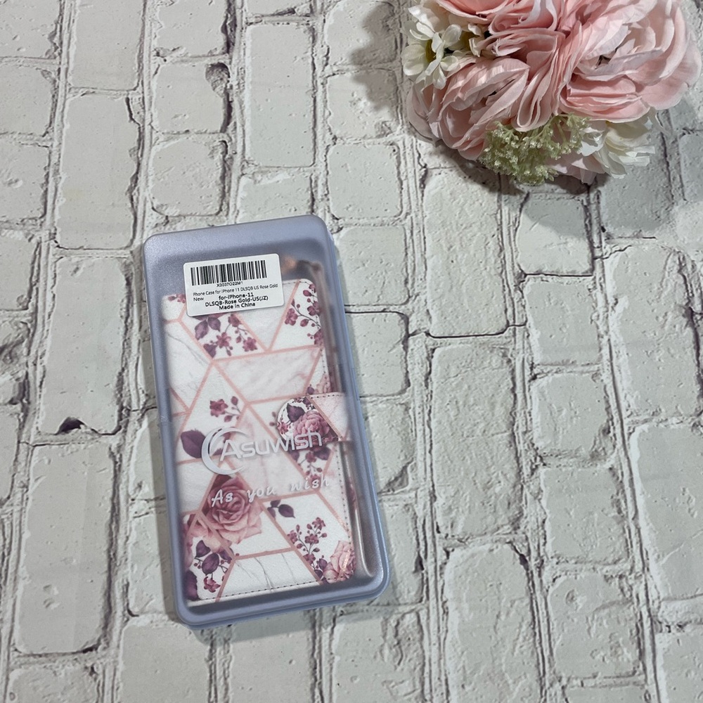 NWT Floral iPhone 11 Case